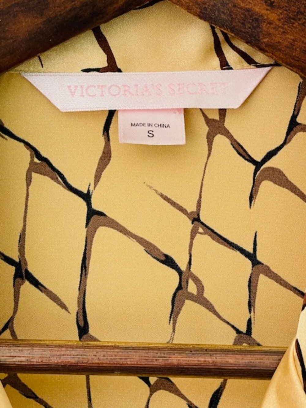Vintage Y2K Victoria’s Secret Satin Blouse Snake Print Gold Button Front Small - Picture 6 of 9